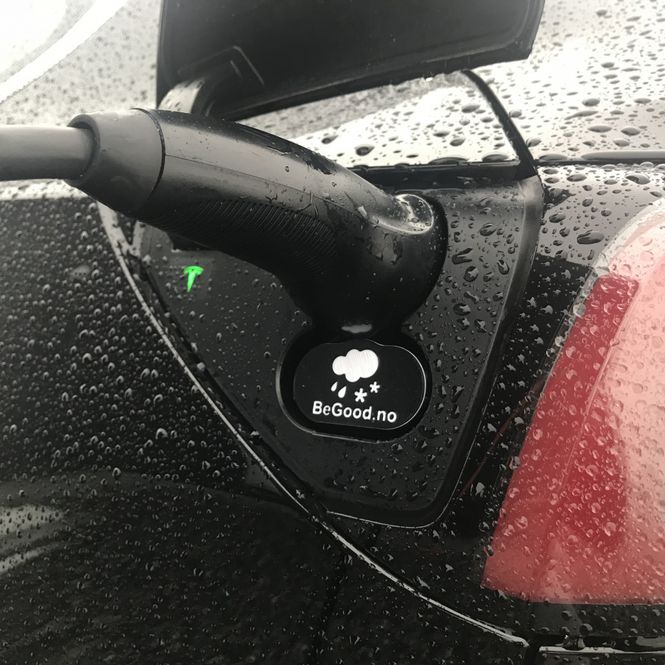 Hovedbilde Ladedeksel Tesla Model 3 & Y CCS