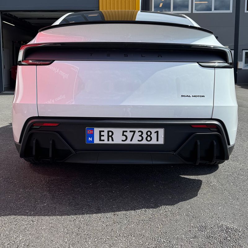 Diffusere bak Tesla Model Y Juniper 2025+ (2 stk)